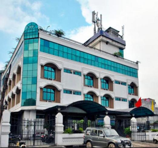 Hotel Ajay International Аллахабад Экстерьер фото