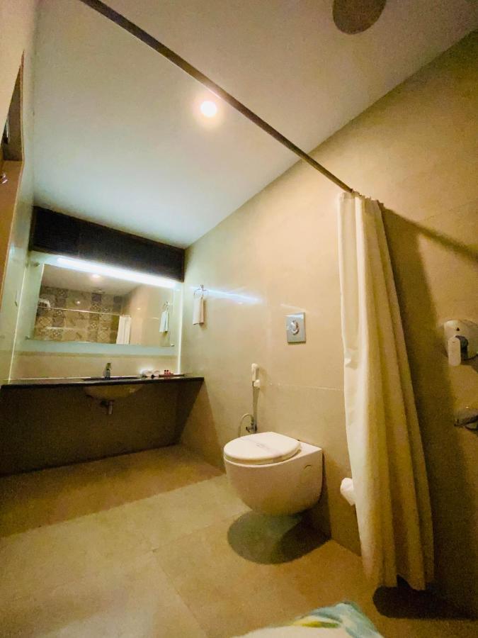 Hotel Ajay International Аллахабад Экстерьер фото